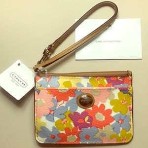 Coach Peyton Floral ID Skinny - NWT!!